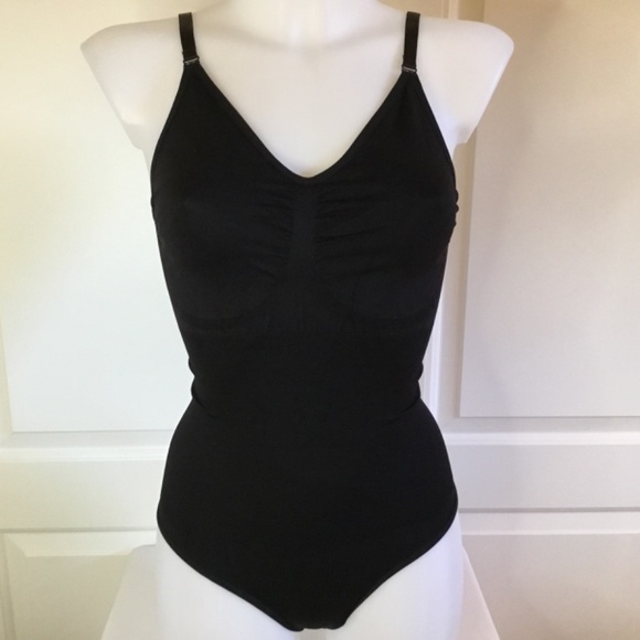 Women’s Ribbed Sculpting Thong Bodysuit Shapewear - Picture 4 of 9